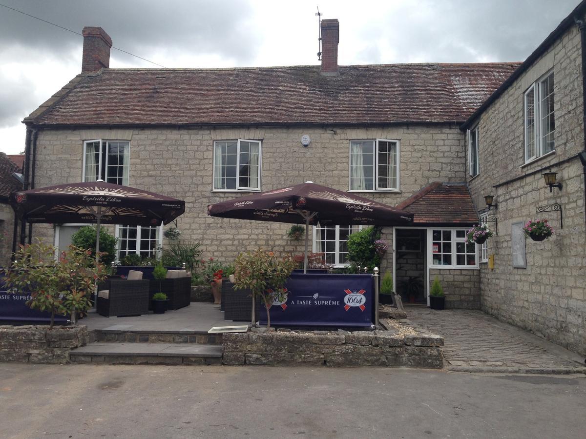 Mildmay Arms Queen Camel Екстериор снимка